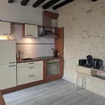 Apartment Centre *